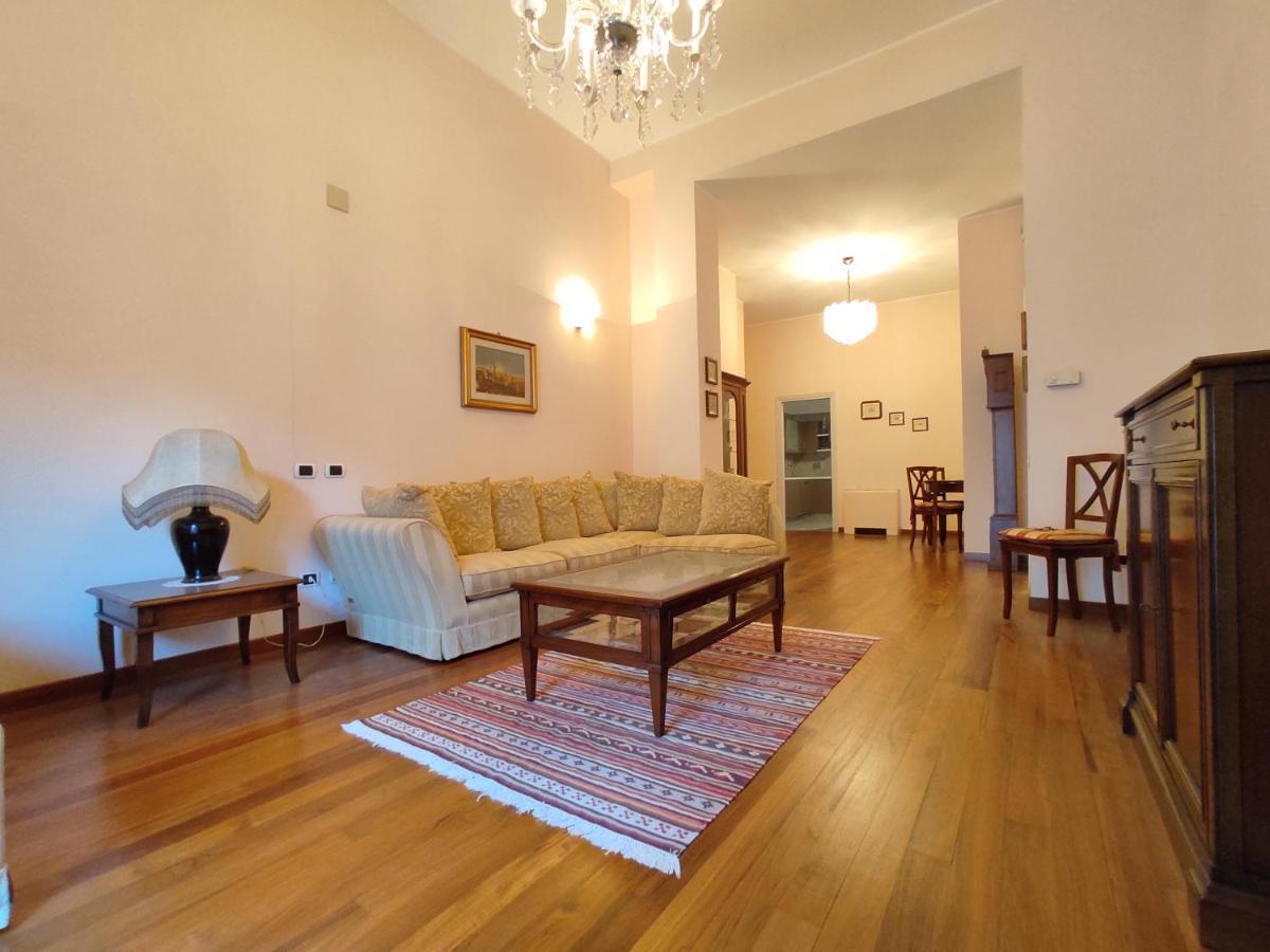 Castello Suite Турин Экстерьер фото